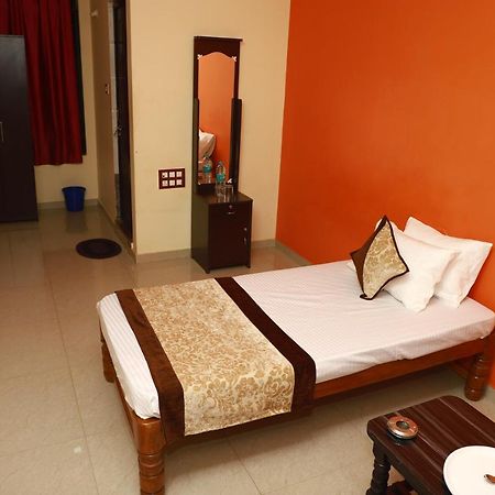 Megha Residency Hotel Haveri Kültér fotó