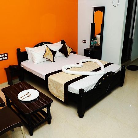 Megha Residency Hotel Haveri Kültér fotó