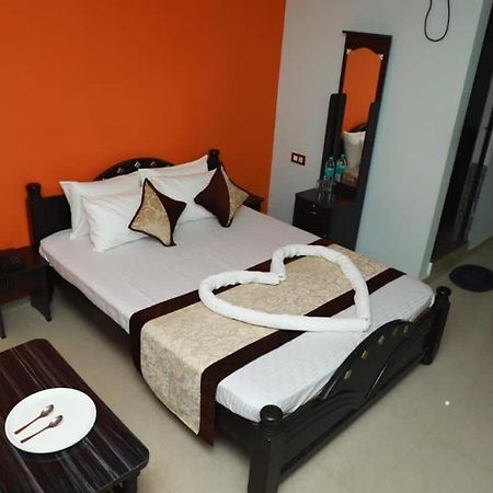Megha Residency Hotel Haveri Kültér fotó