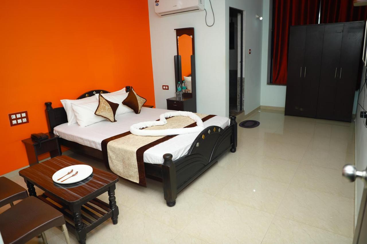 Megha Residency Hotel Haveri Kültér fotó
