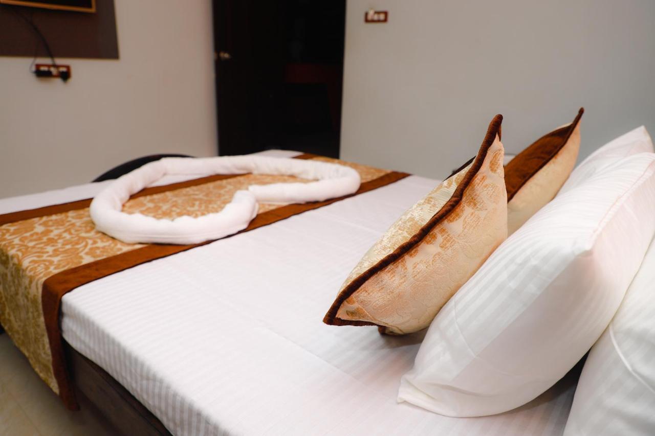 Megha Residency Hotel Haveri Kültér fotó