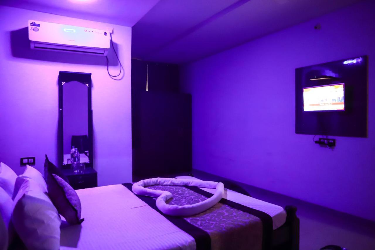 Megha Residency Hotel Haveri Kültér fotó